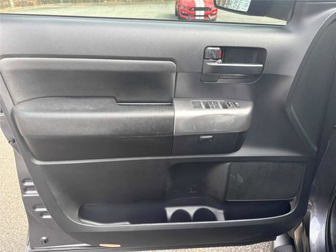 Used 2018 Toyota Sequoia TRD Sport image 9