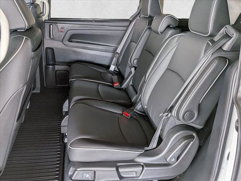 New 2026 Honda Odyssey Touring image 15
