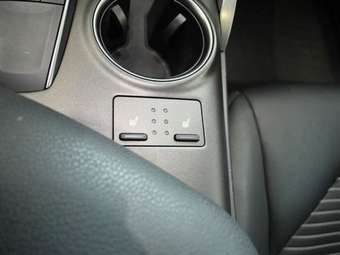 Used 2023 Toyota Camry SE w/ Cold Weather Package FWD image 22