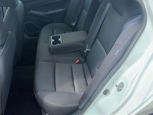 Used 2024 Nissan Altima 2.5 SV FWD image 12