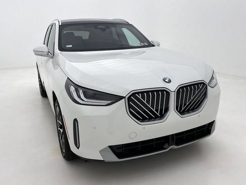 Used 2026 BMW X3 xDrive30i w/ Convenience Package AWD/4WD image 3
