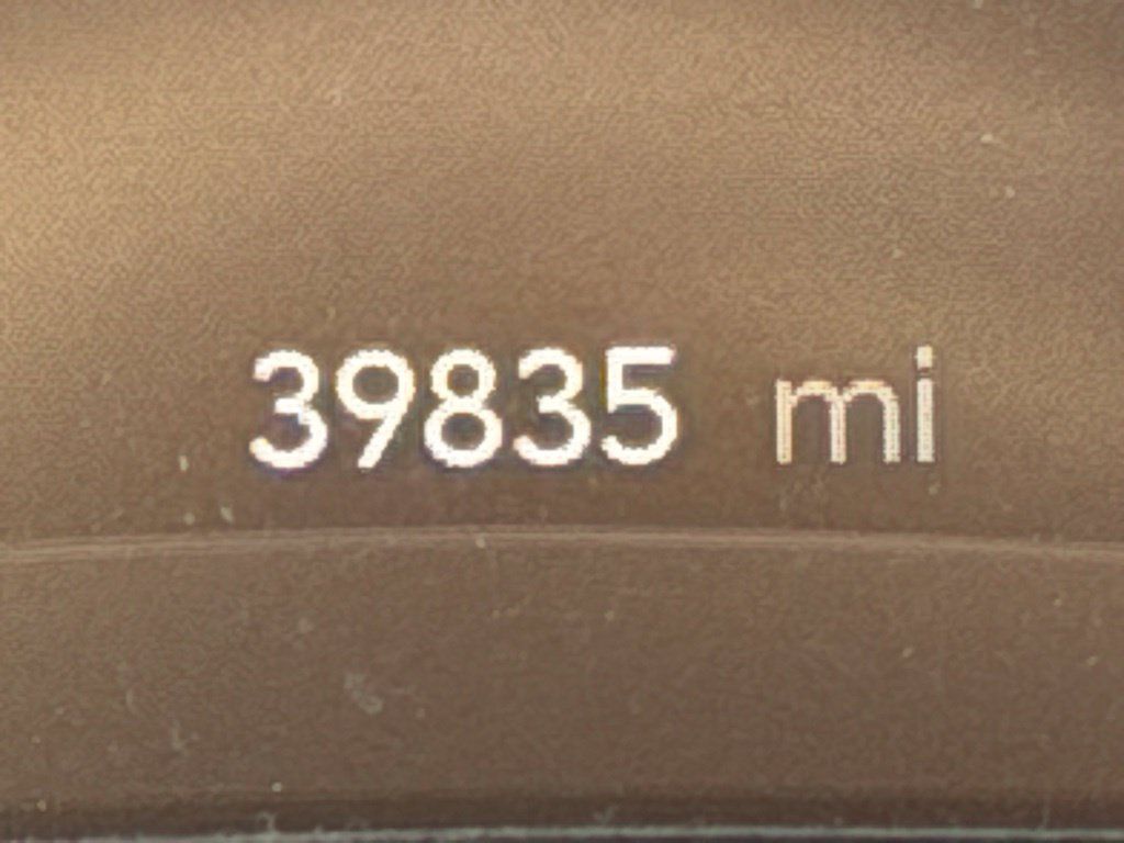 Used 2024 Chrysler Pacifica Limited w/ Uconnect Theater Family Group FWD image 28