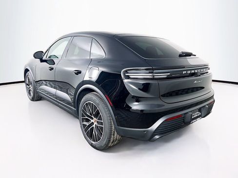 New 2026 Porsche Macan 4 Electric image 3