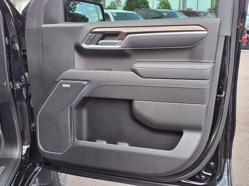 Used 2025 Chevrolet Silverado 1500 LT Trail Boss w/ Convenience Package II AWD/4WD image 14