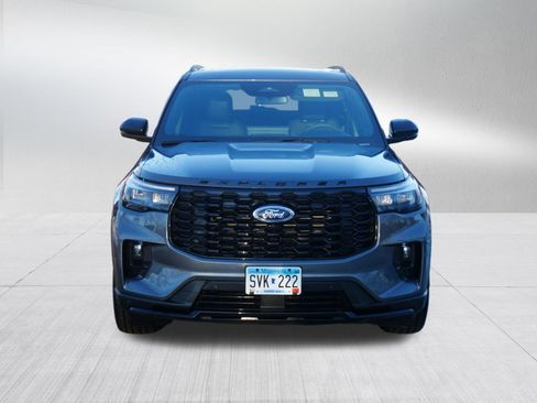 Used 2026 Ford Explorer ST-Line w/ ST-Line Street Pack image 2