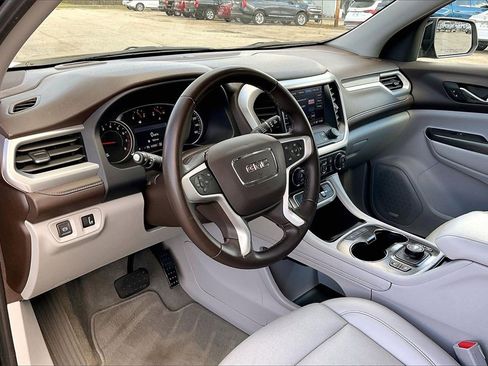 Used 2023 GMC Acadia SLT image 14