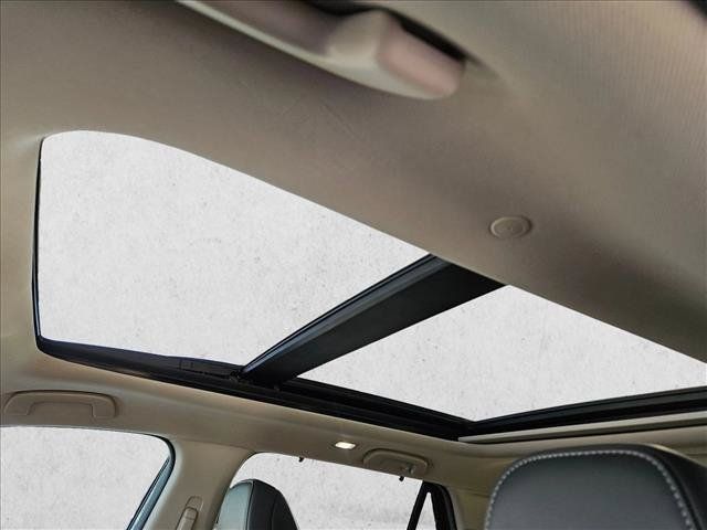 Used 2024 Honda Pilot Touring image 13