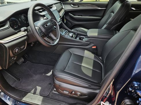 New 2026 Jeep Grand Cherokee Limited AWD/4WD image 14