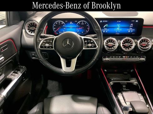 Used 2022 Mercedes-Benz GLB 250 4MATIC image 5