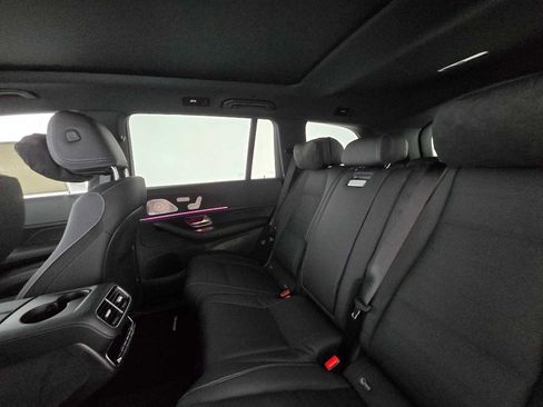 New 2026 Mercedes-Benz GLS 580 4MATIC image 17