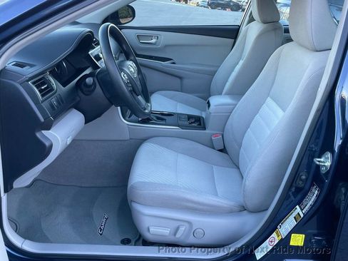 Used 2015 Toyota Camry LE image 9