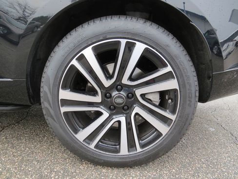 Used 2023 Land Rover Range Rover SE image 12