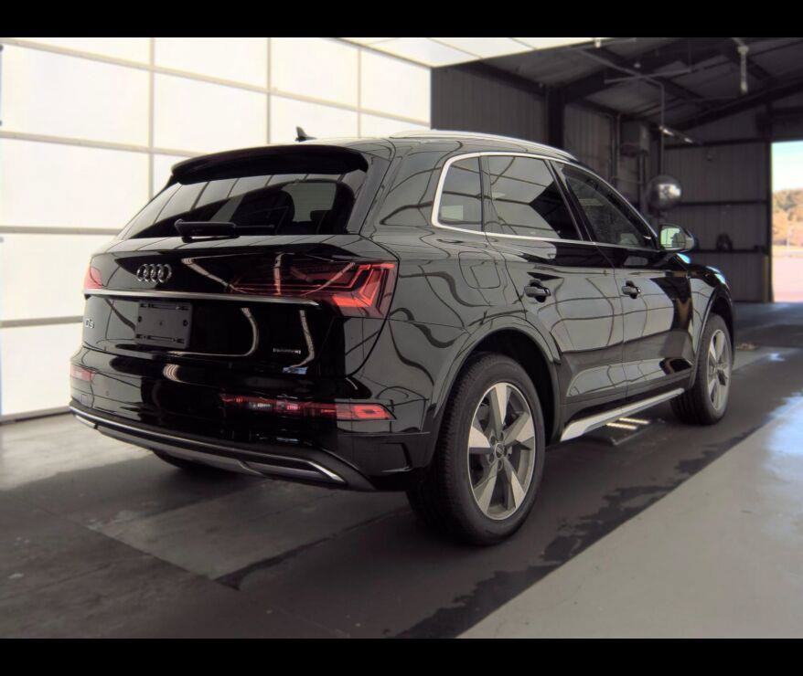 Used 2024 Audi Q5 2.0T Premium w/ Convenience Package AWD/4WD image 9