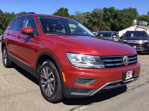 Used 2018 Volkswagen Tiguan SE w/ Panoramic Sunroof Package AWD/4WD image 6