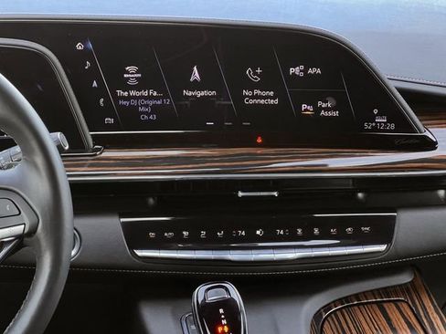 Certified 2024 Cadillac Escalade Premium Luxury image 18