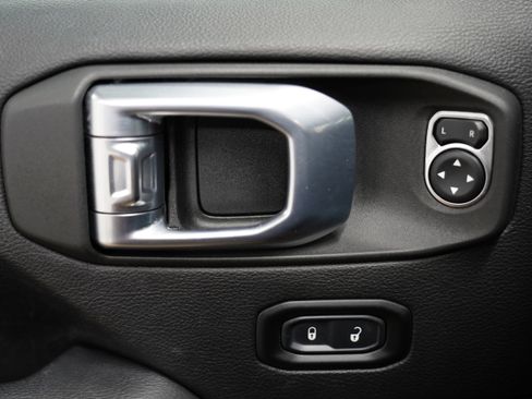 Used 2022 Jeep Wrangler Unlimited Sahara w/ LED Lighting Group image 16