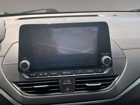 Used 2019 Nissan Altima 2.5 SR FWD image 13