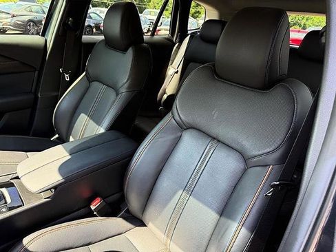 Used 2025 MAZDA CX-50 AWD 2.5 Turbo w/ Premium Pkg image 12
