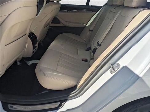 Used 2023 BMW 530i w/ Premium Package image 18