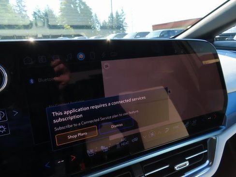 Used 2025 Chevrolet Equinox EV LT w/ Convenience Package II image 21