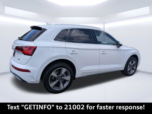 Certified 2025 Audi Q5 Premium AWD/4WD image 3