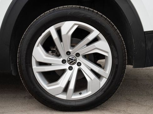 Used 2023 Volkswagen Atlas SE w/ Panoramic Sunroof Package image 9