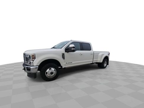 Used 2020 Ford F350 Lariat w/ Lariat Ultimate Package AWD/4WD image 4