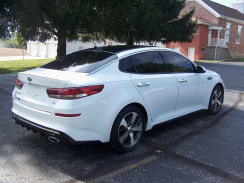 Used 2019 Kia Optima S w/ S Panoramic Sunroof Package image 4