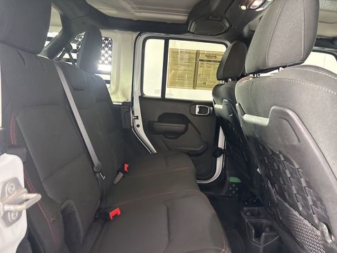 Used 2022 Jeep Wrangler Unlimited Rubicon w/ LED Lighting Group AWD/4WD image 22
