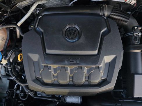 Used 2018 Volkswagen Passat 2.0T R-Line image 40