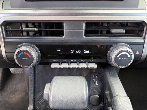 Certified 2025 Toyota 4Runner SR5 AWD/4WD image 12