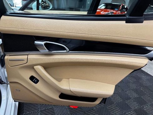 Used 2015 Porsche Panamera 4 image 53