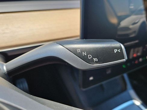 Used 2022 Tesla Model Y Performance AWD/4WD image 16