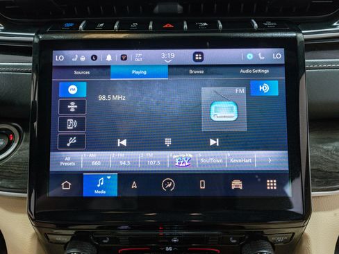 Used 2023 Jeep Grand Cherokee 4WD 4xe image 22