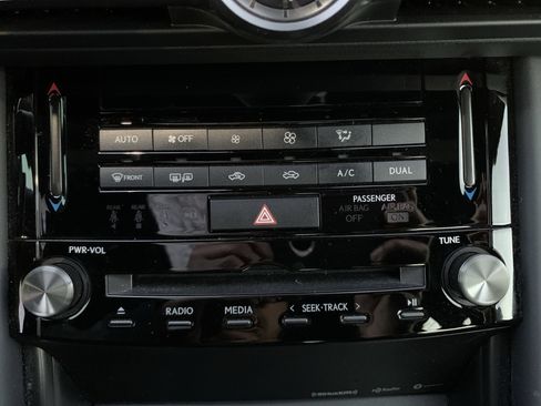 Used 2023 Lexus IS 350 F Sport image 9