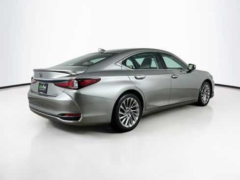 Used 2019 Lexus ES 300h Ultra Luxury FWD image 9