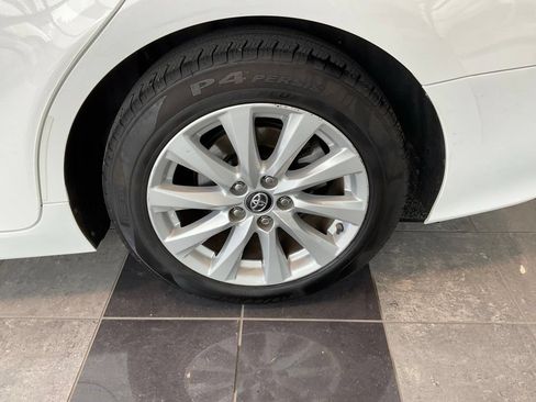 Used 2019 Toyota Camry LE FWD image 7