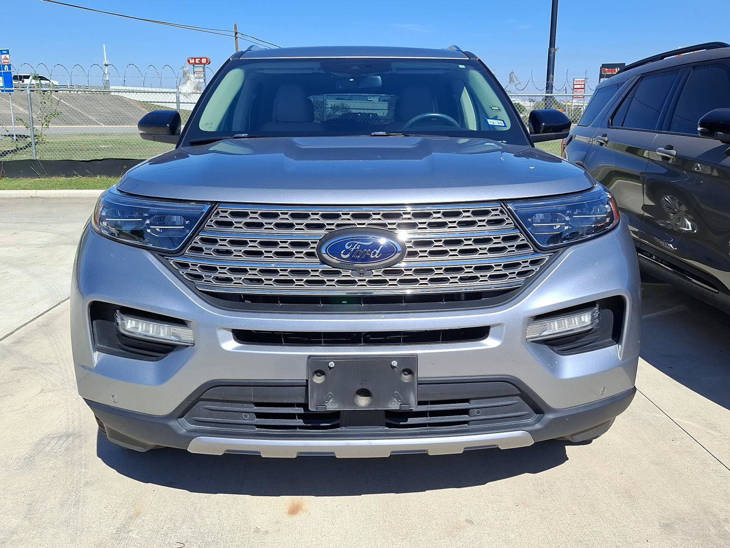 Used 2020 Ford Explorer Limited w/ Class III Trailer Tow Package AWD/4WD image 5