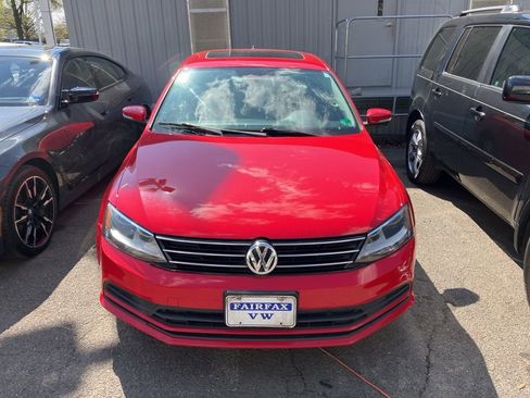 Used 2015 Volkswagen Jetta SE image 2