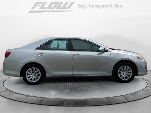 Used 2012 Toyota Camry LE FWD image 10