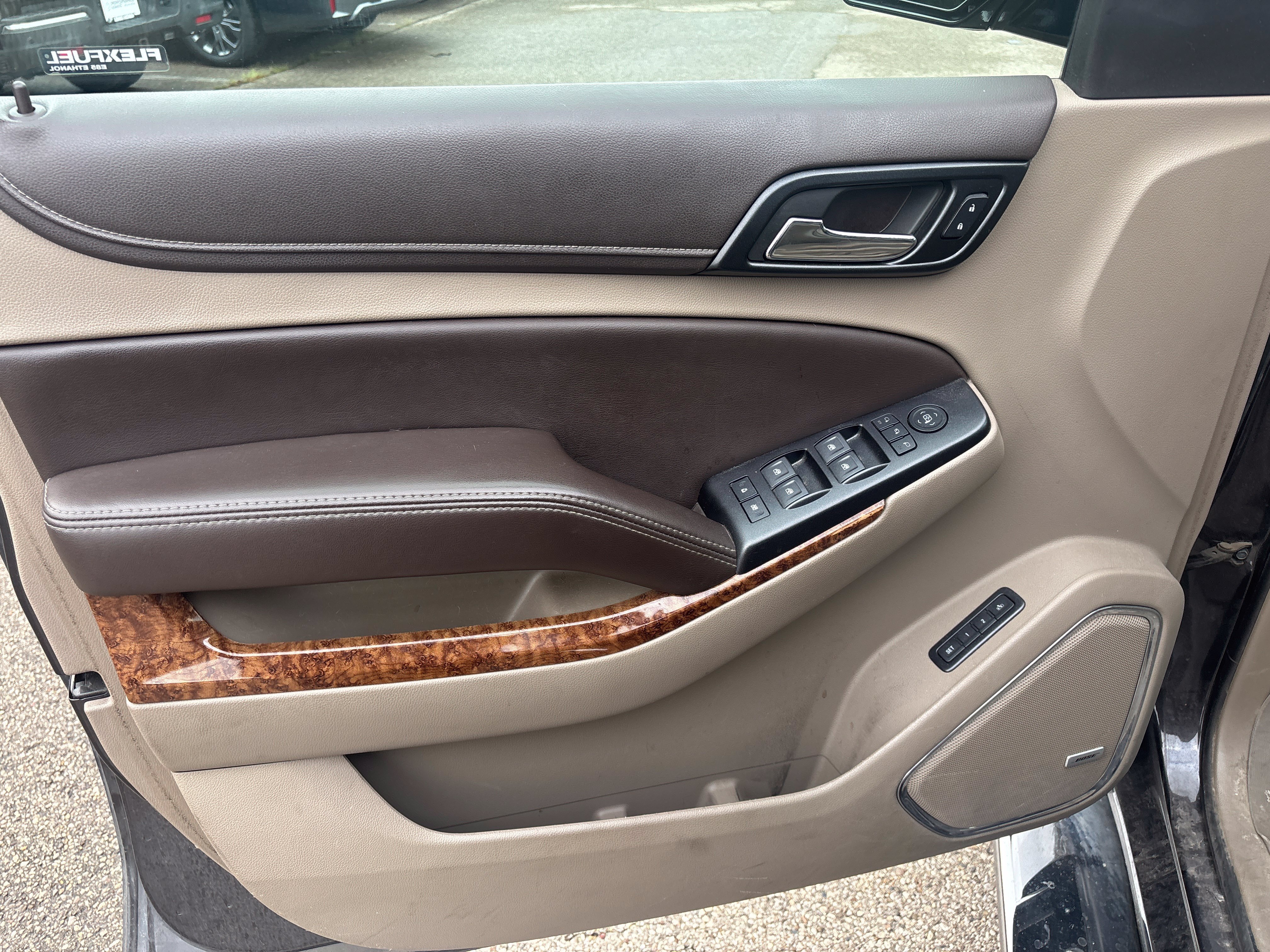 Used 2018 Chevrolet Suburban Premier AWD/4WD image 35
