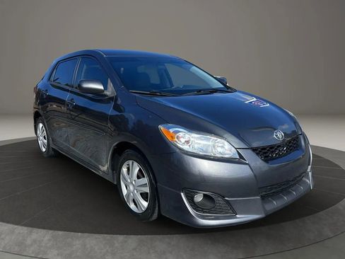 Used 2010 Toyota Matrix image 2