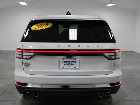 Used 2025 Lincoln Aviator Reserve w/ Illumination Package AWD/4WD image 8