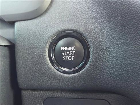 Used 2025 Toyota Tundra Limited AWD/4WD image 15
