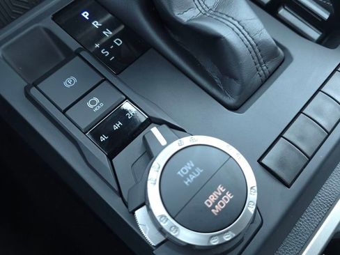 Used 2024 Toyota Tacoma TRD Sport image 37