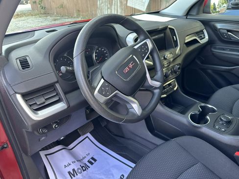 Used 2024 GMC Terrain SLE w/ Driver Convenience Package image 14