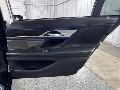 Used 2022 BMW 745e xDrive w/ Premium Package AWD/4WD image 51