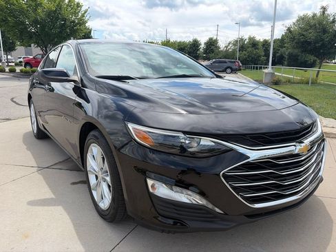 Used 2023 Chevrolet Malibu LT FWD image 2