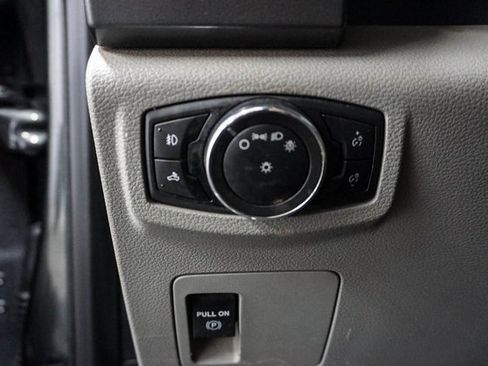 Used 2017 Ford F150 XLT image 12