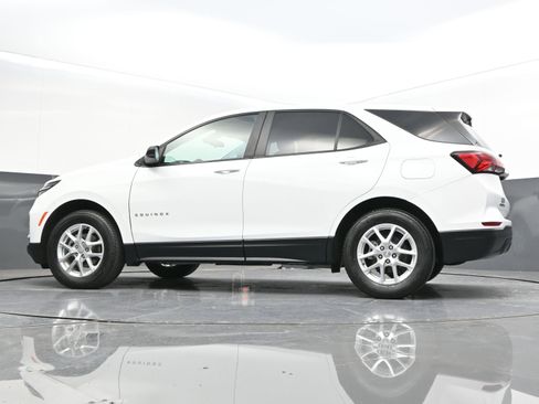 Used 2022 Chevrolet Equinox LS w/ LS Convenience Package image 34